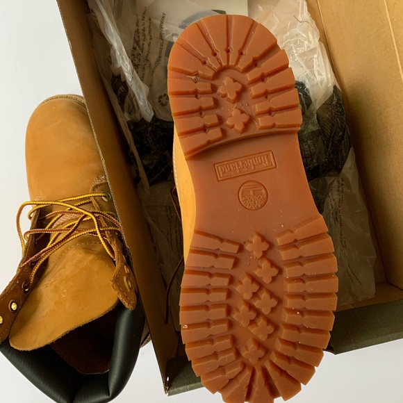 Timberland Boots - Picture 6 of 10